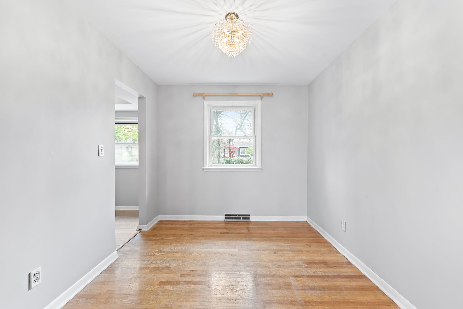 9408 Fran Lin Parkway Property Photo 5