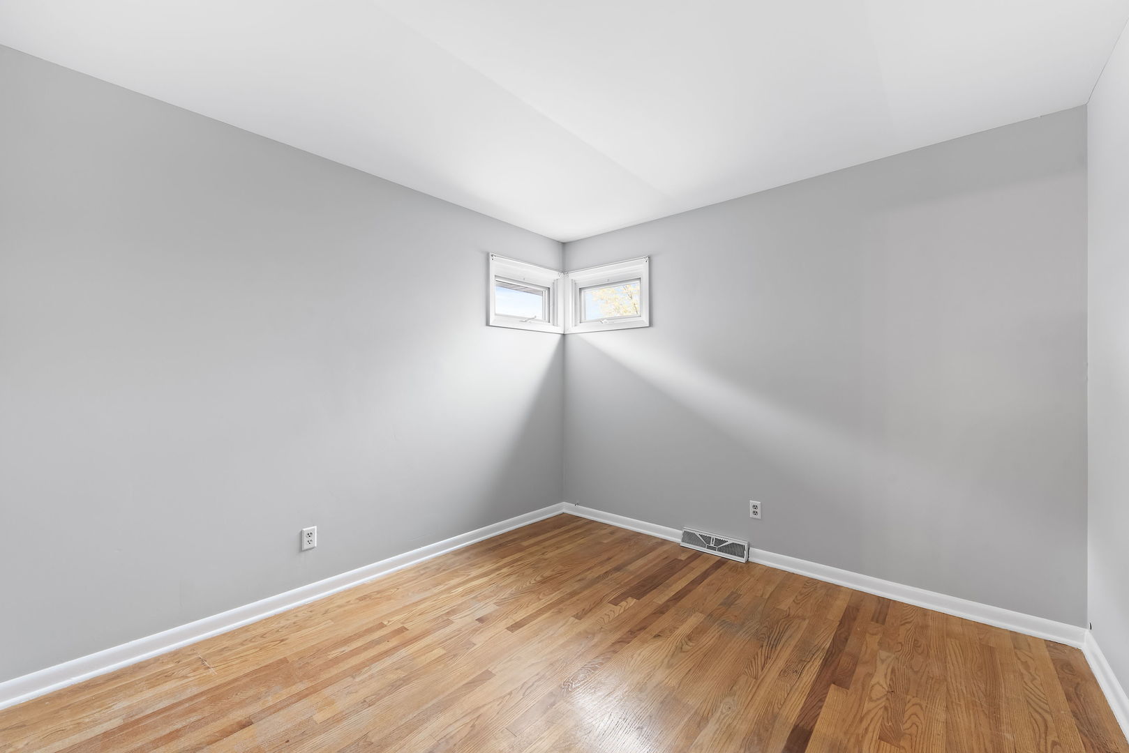 9408 Fran Lin Parkway Property Photo 11