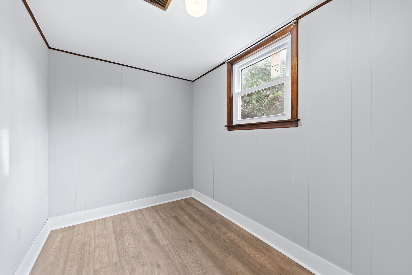 9408 Fran Lin Parkway Property Photo 14
