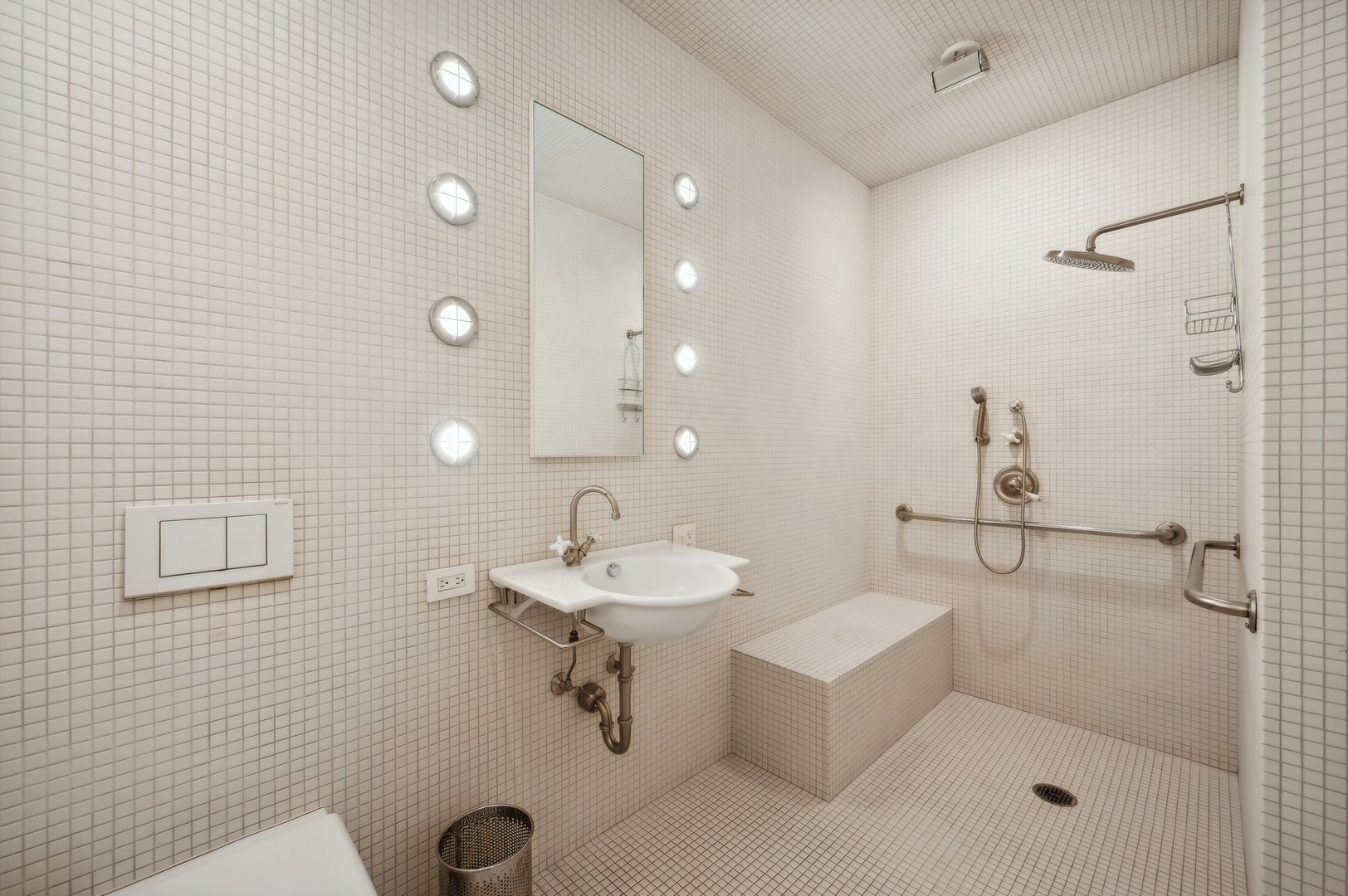 132 E Delaware Place 6201 Property Photo 36