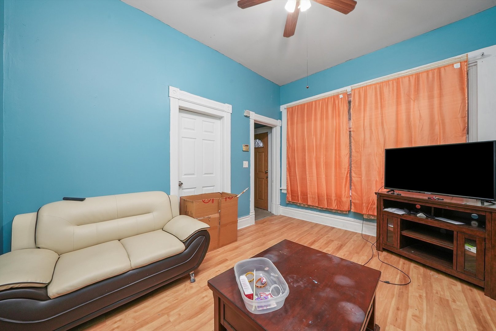 2922 E 78th Place Property Photo 6