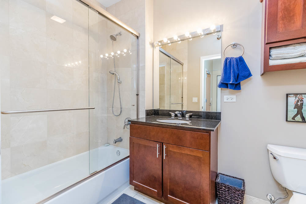 700 N Larrabee Street 1303 Property Photo 9