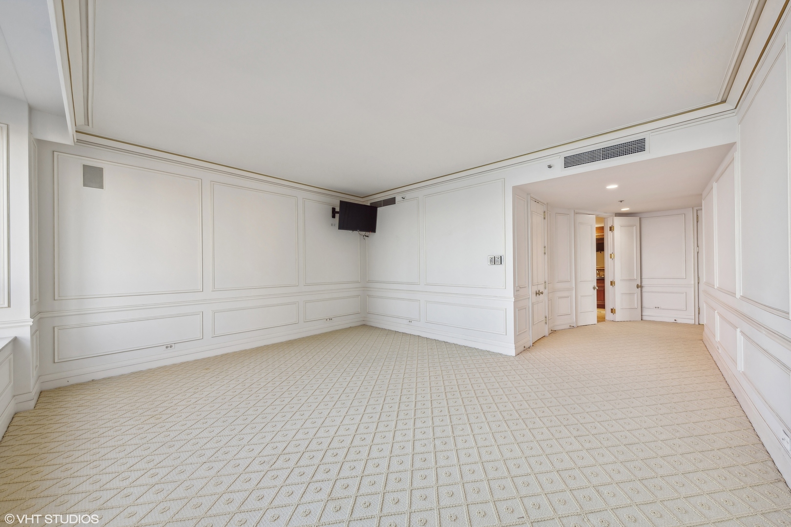 180 E Pearson Street 4901 Property Photo 11