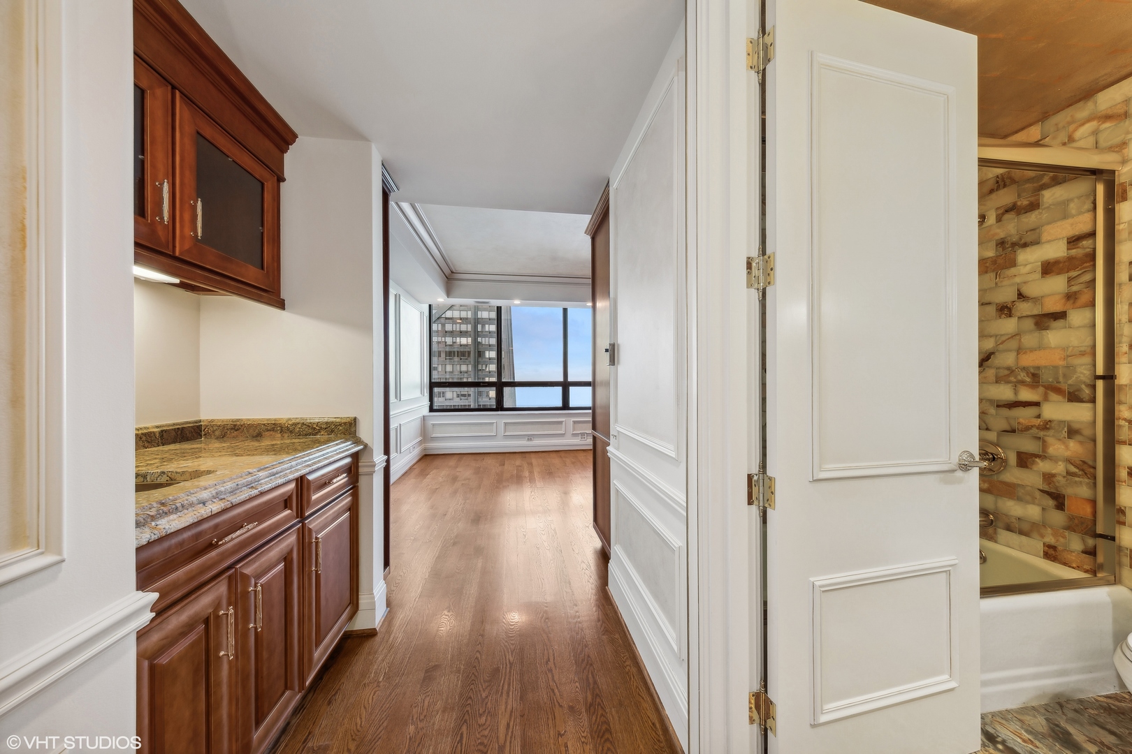 180 E Pearson Street 4901 Property Photo 16