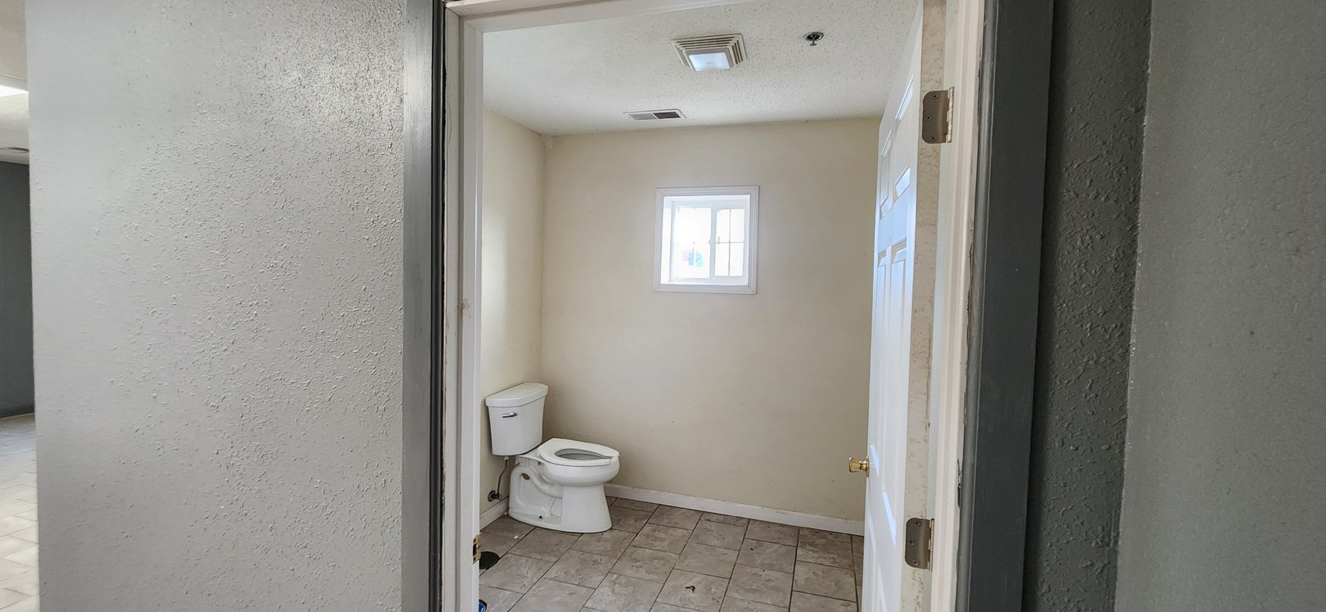 407 East Ave Property Photo 4