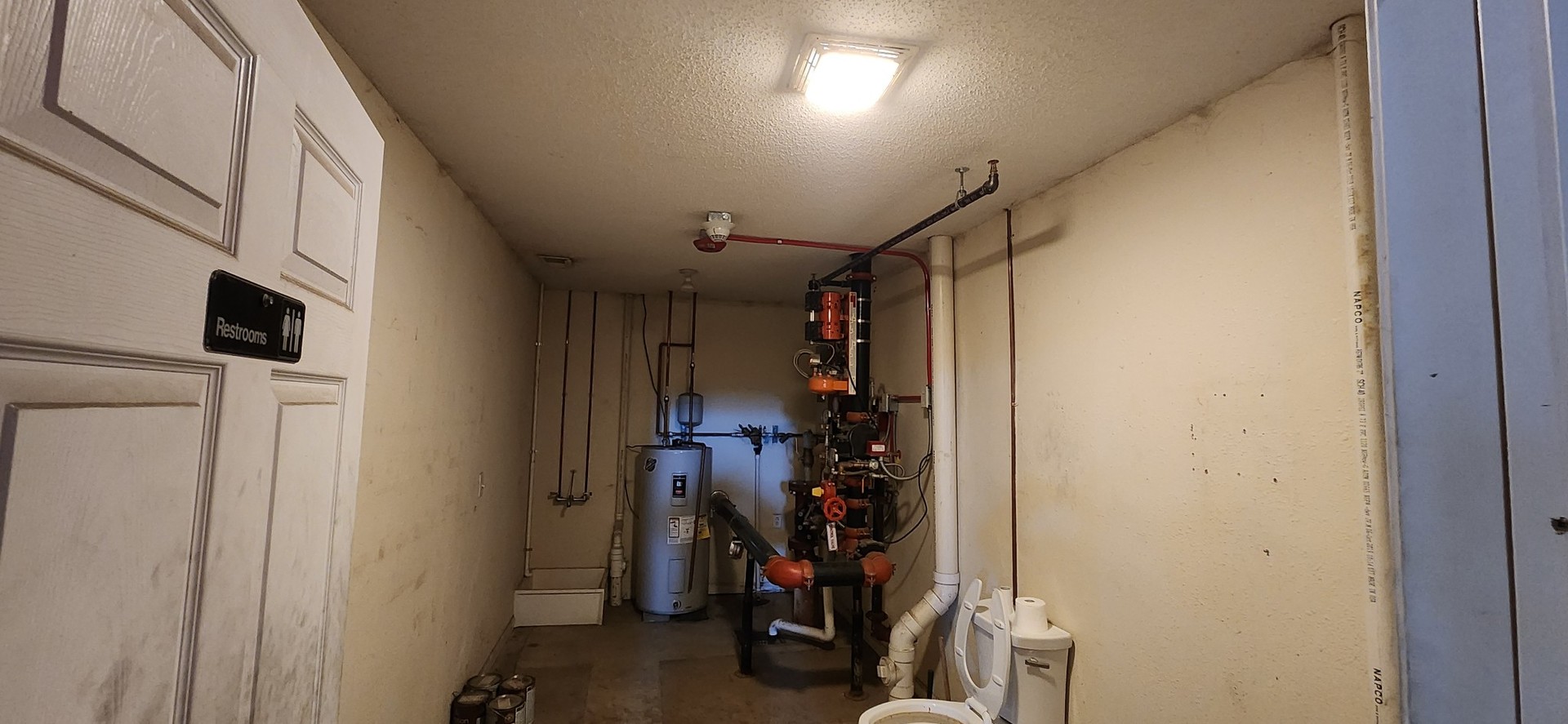 407 East Ave Property Photo 9