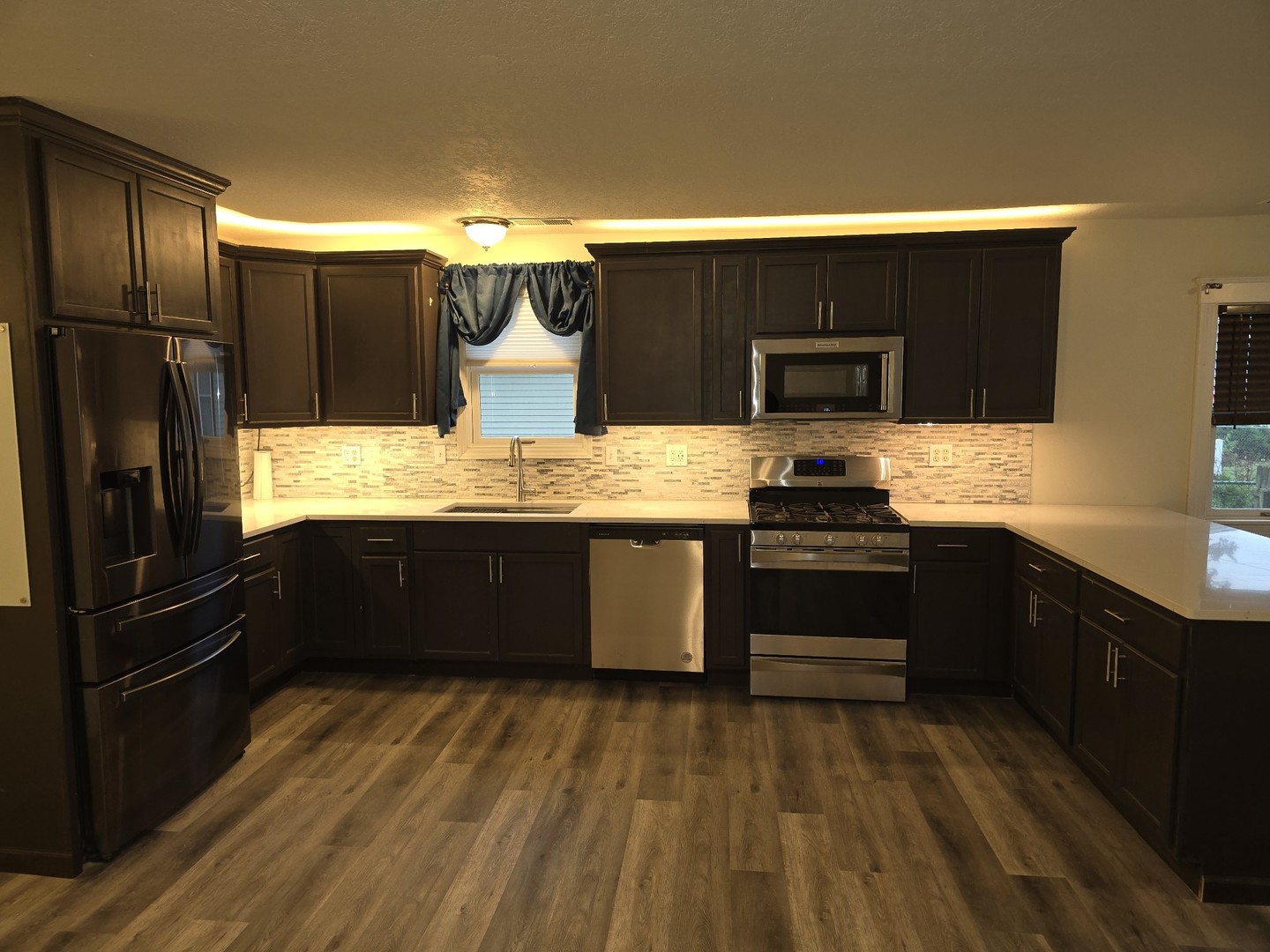 1614 Poplar Street Property Photo 3