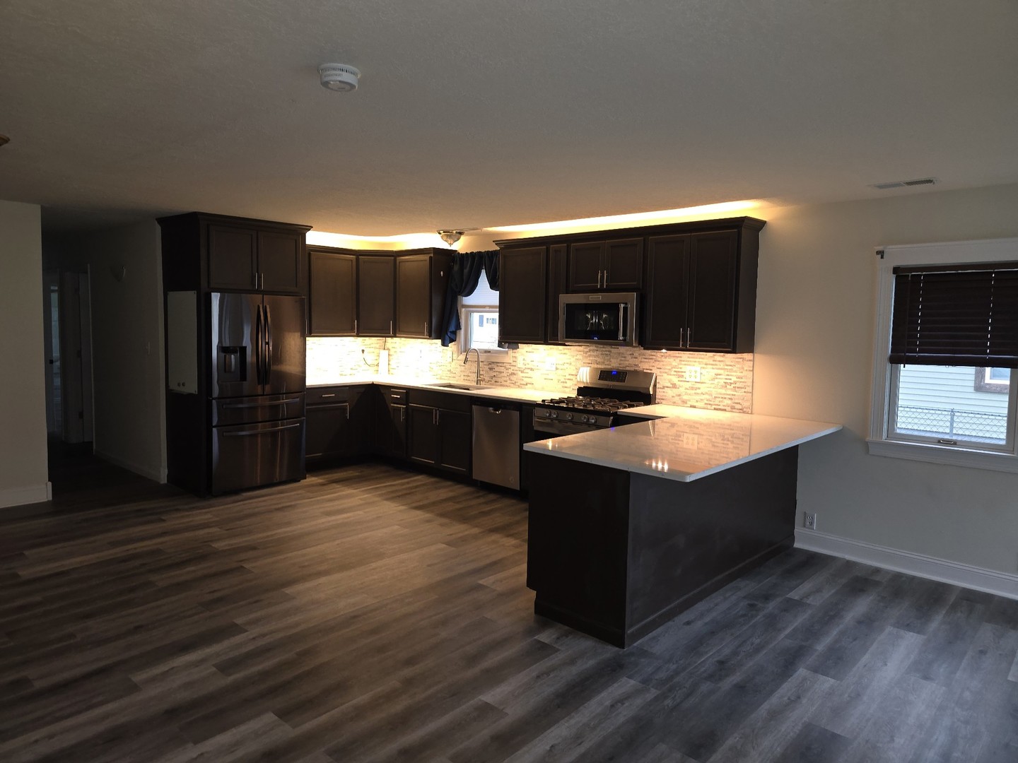 1614 Poplar Street Property Photo 4