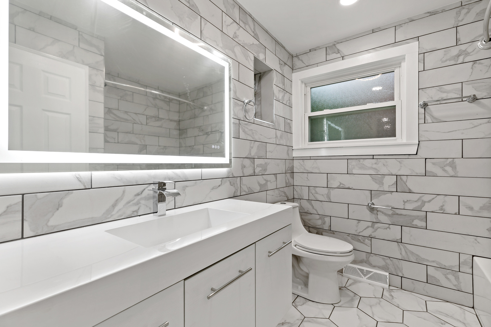 14305 S Wabash Avenue Property Photo 12