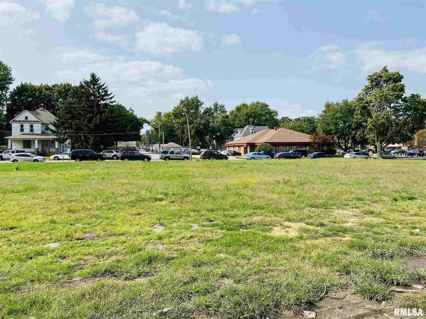 321 W Locust Street Property Photo 5