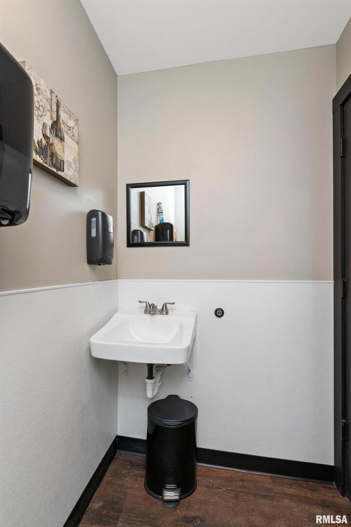 106 3rd Street Property Photo 22