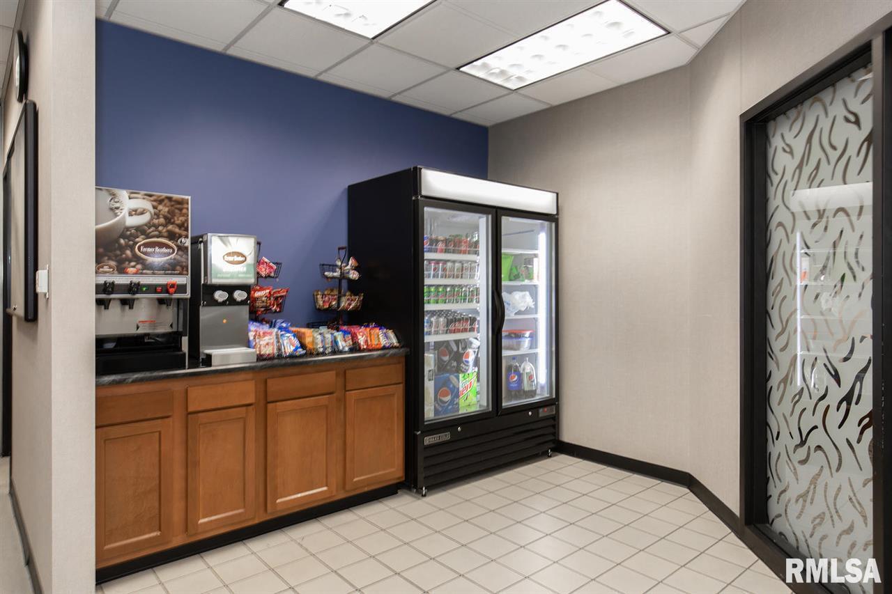 2121 47th Street Property Photo 12