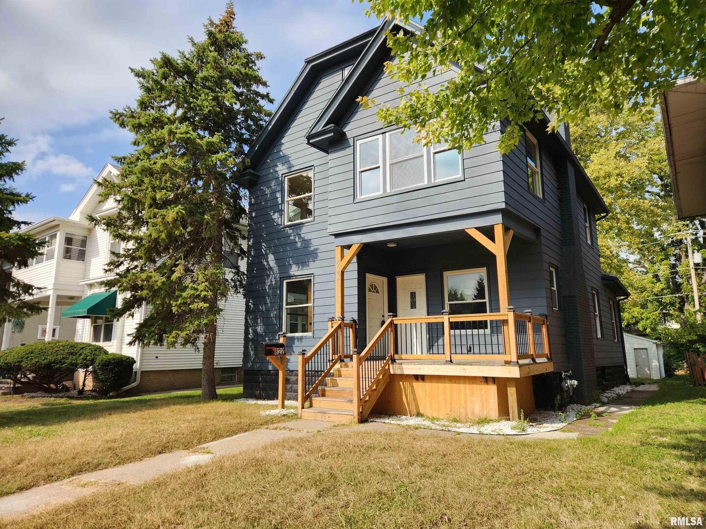 822 6th Avenue Property Photo 1