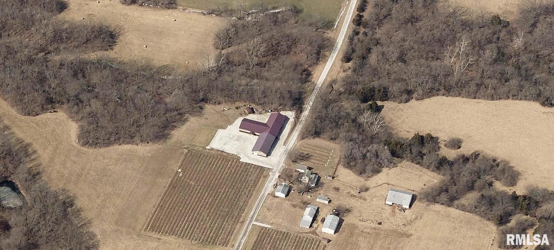 2142 N Hancock County Road Property Photo 1
