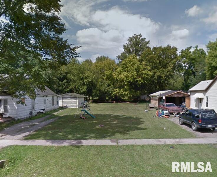 209 S Walnut Street Property Photo 1