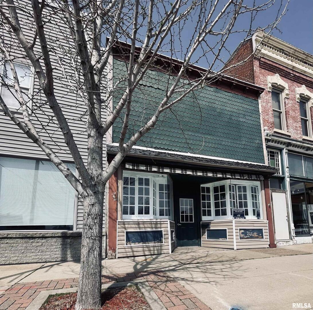 208 MAIN Avenue Property Photo 1