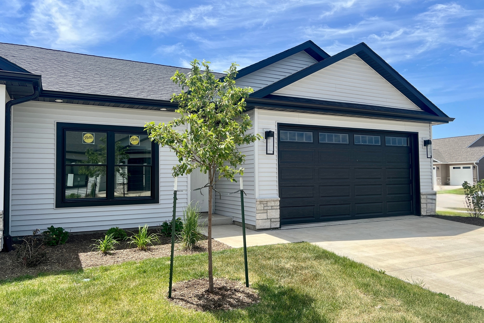 1867 Redbud Circle 101 Property Photo 1