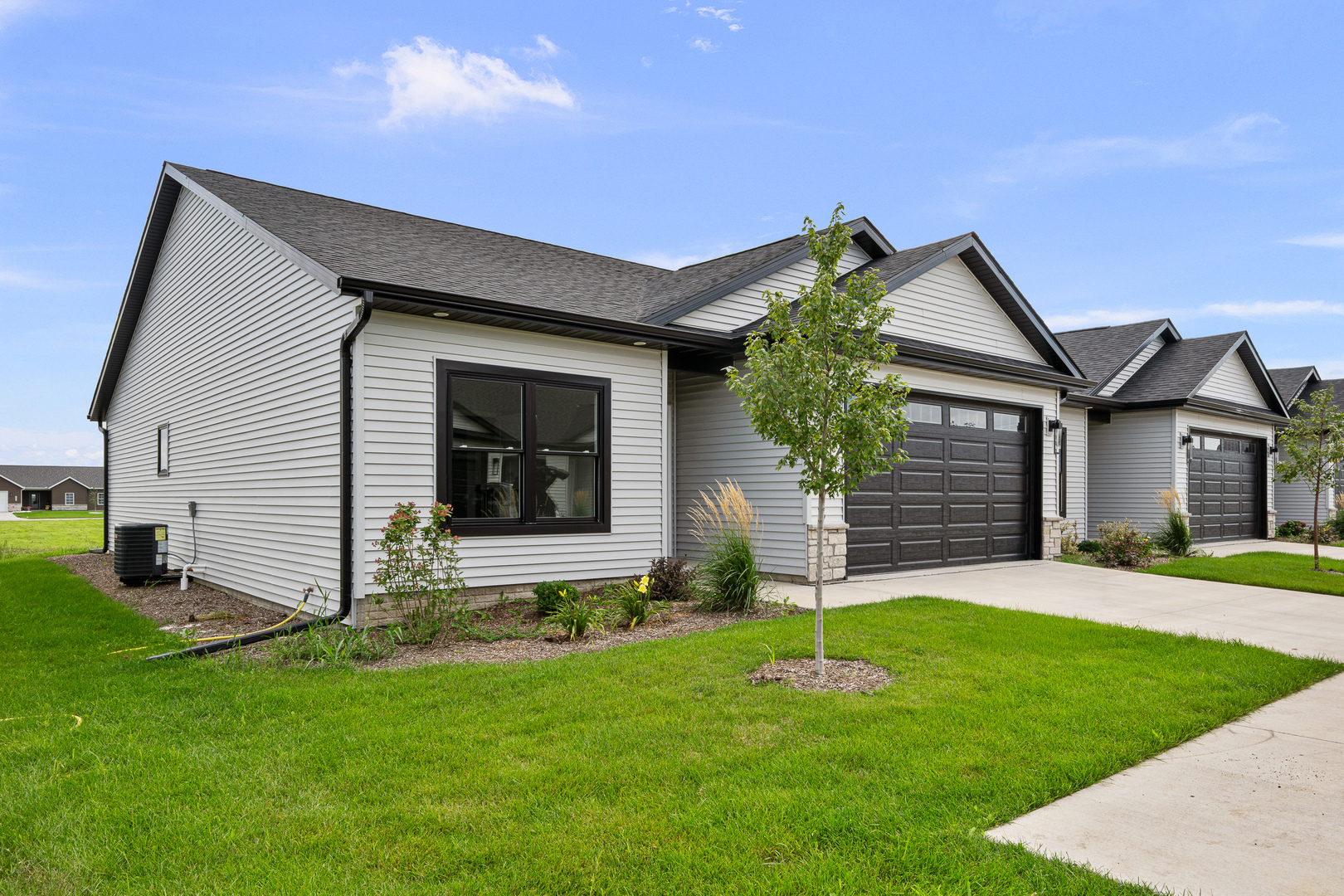 1867 Redbud Circle 103 Property Photo 16