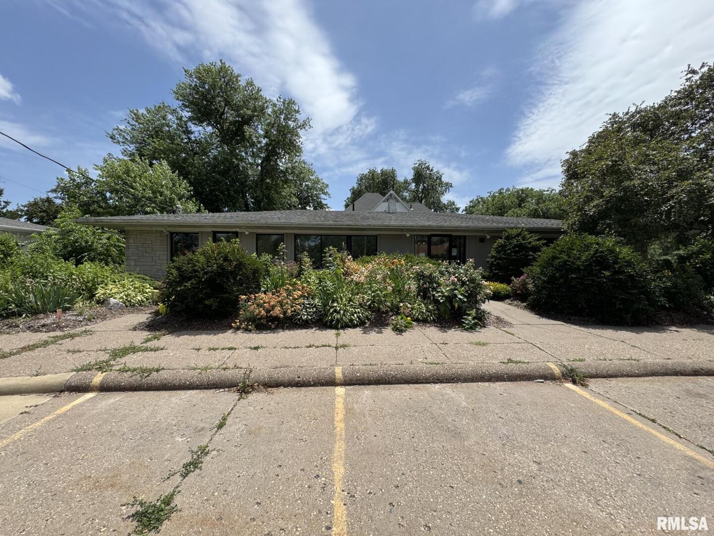 415 E George Washington Boulevard Property Photo 4