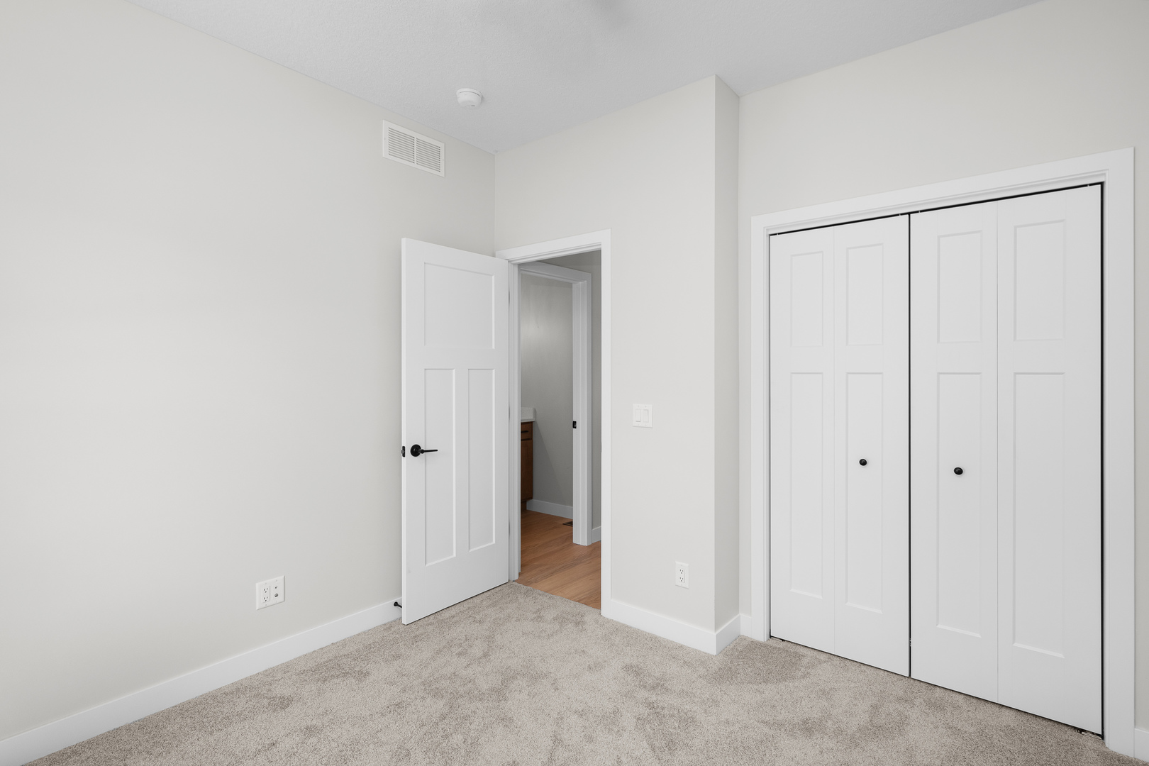 1210 Eagle's Crest Drive Property Photo 26