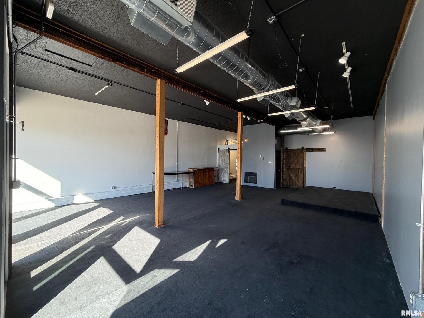 520 W 2nd Street Property Photo 4