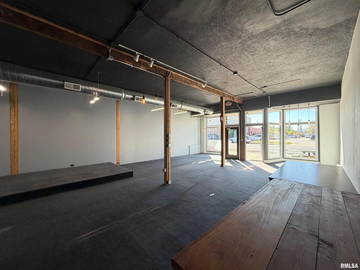 520 W 2nd Street Property Photo 7