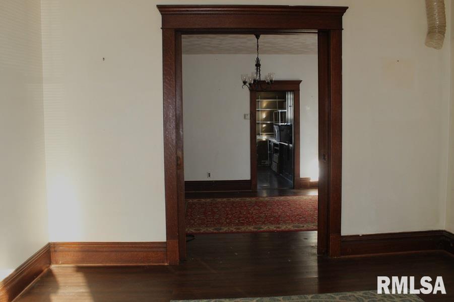 714 S Main Street Property Photo 10
