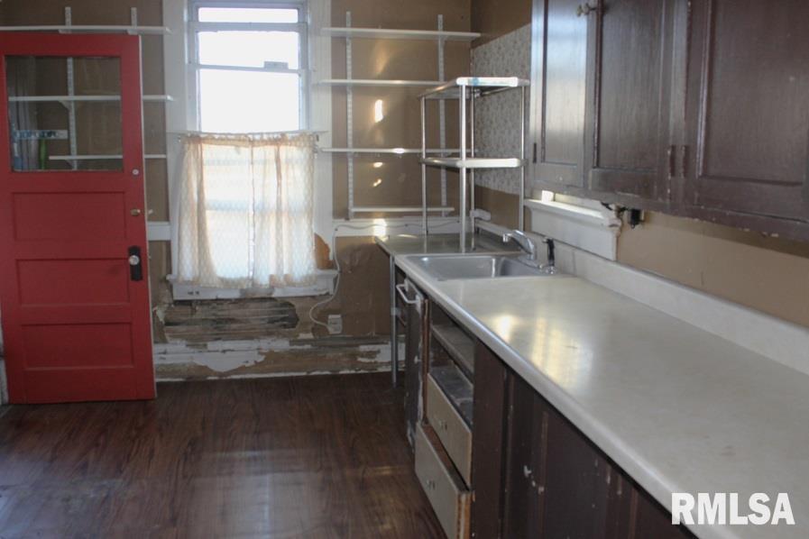 714 S Main Street Property Photo 15