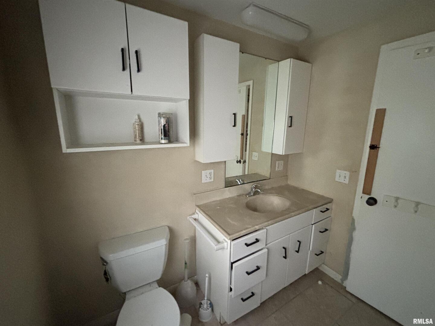 560 S 4th Avenue Property Photo 11