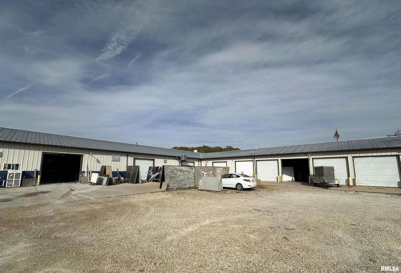 7475 State Street Property Photo 4