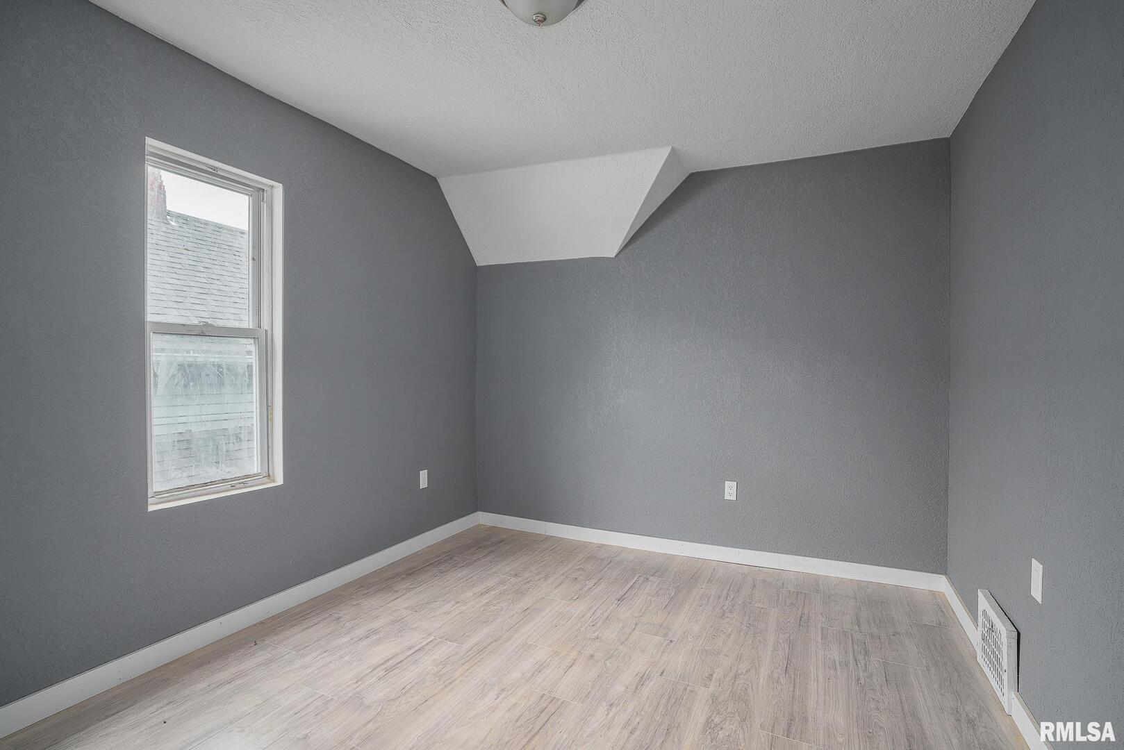 617 6th Avenue Property Photo 15