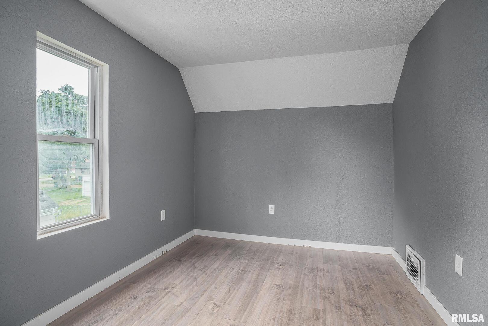 617 6th Avenue Property Photo 17