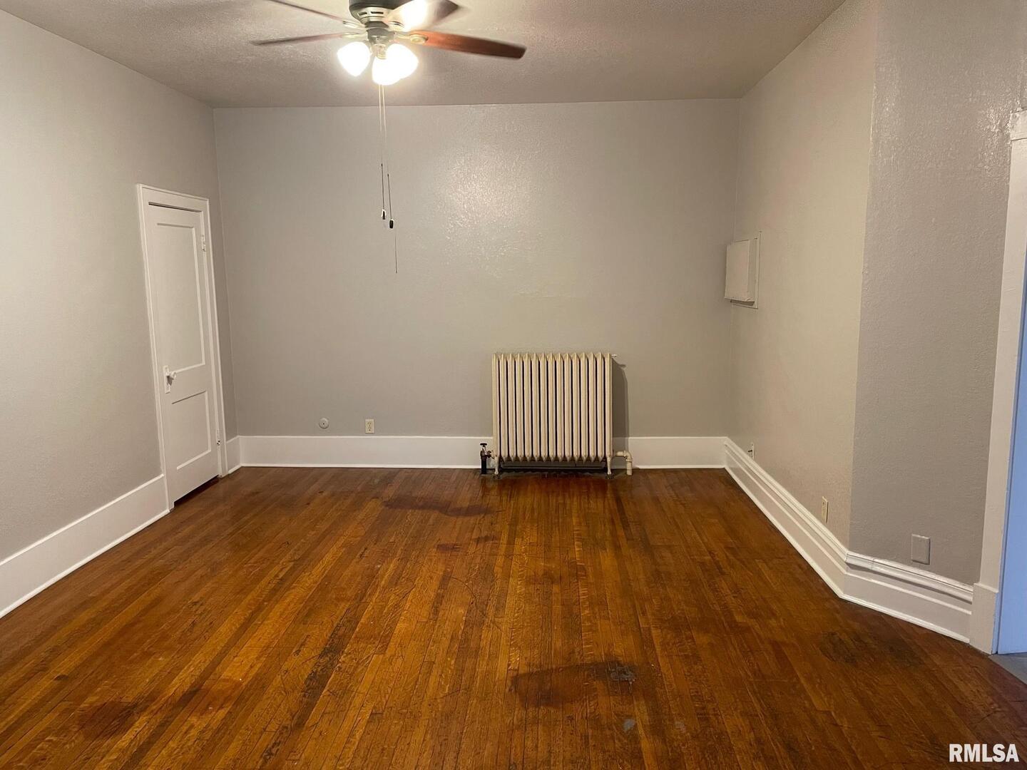413 W 6th Street Property Photo 5