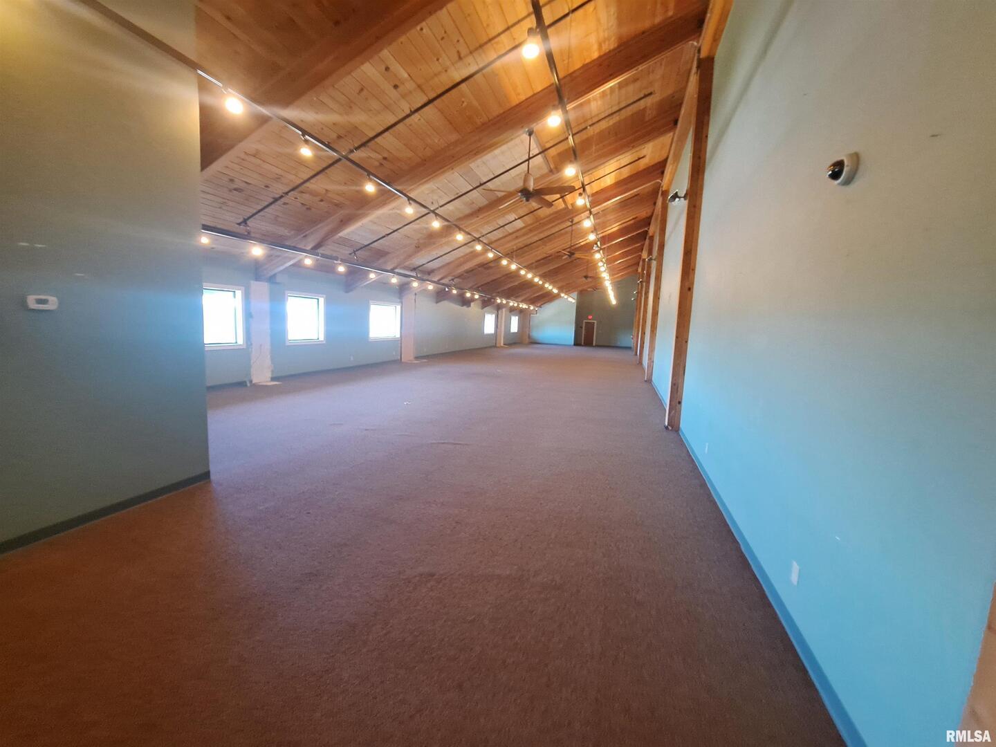 4711 N Brady Street Property Photo 3