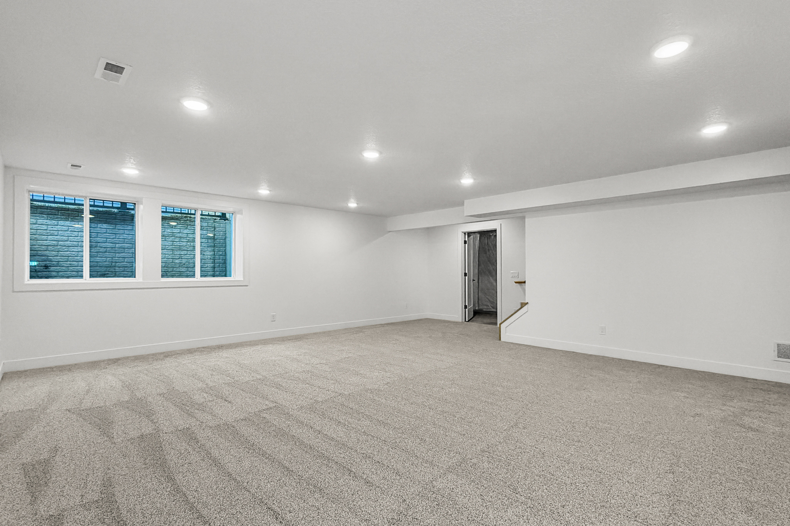 606 Kevin Road Property Photo 10