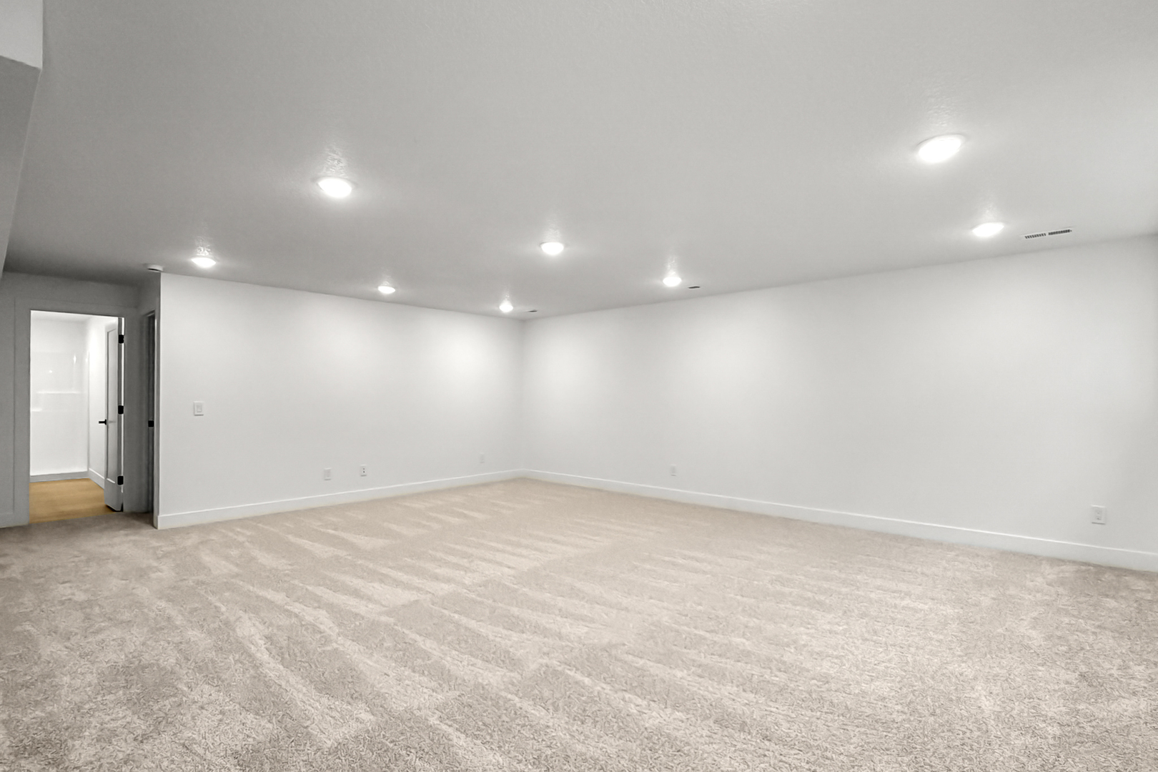 606 Kevin Road Property Photo 12