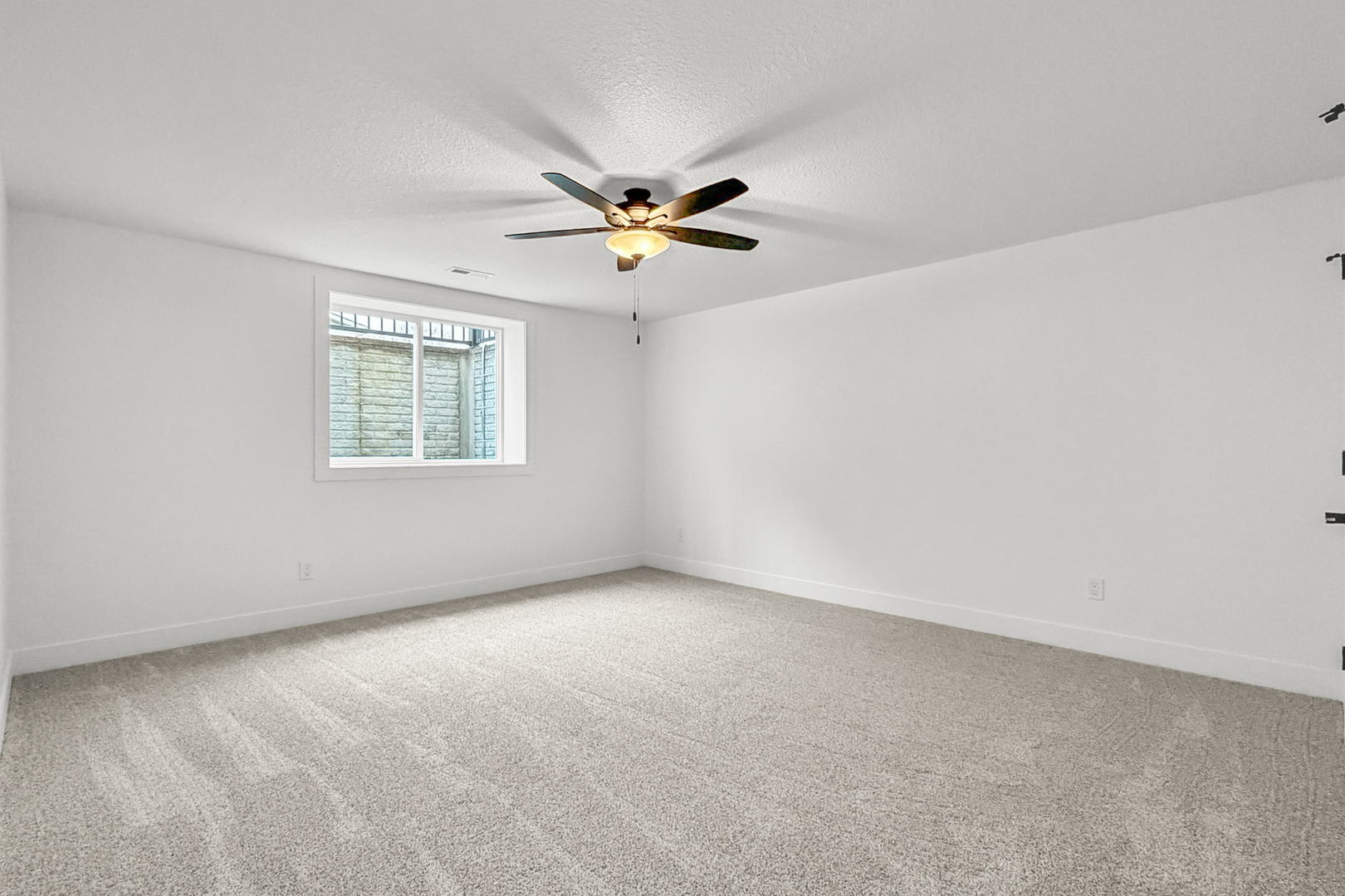 606 Kevin Road Property Photo 14