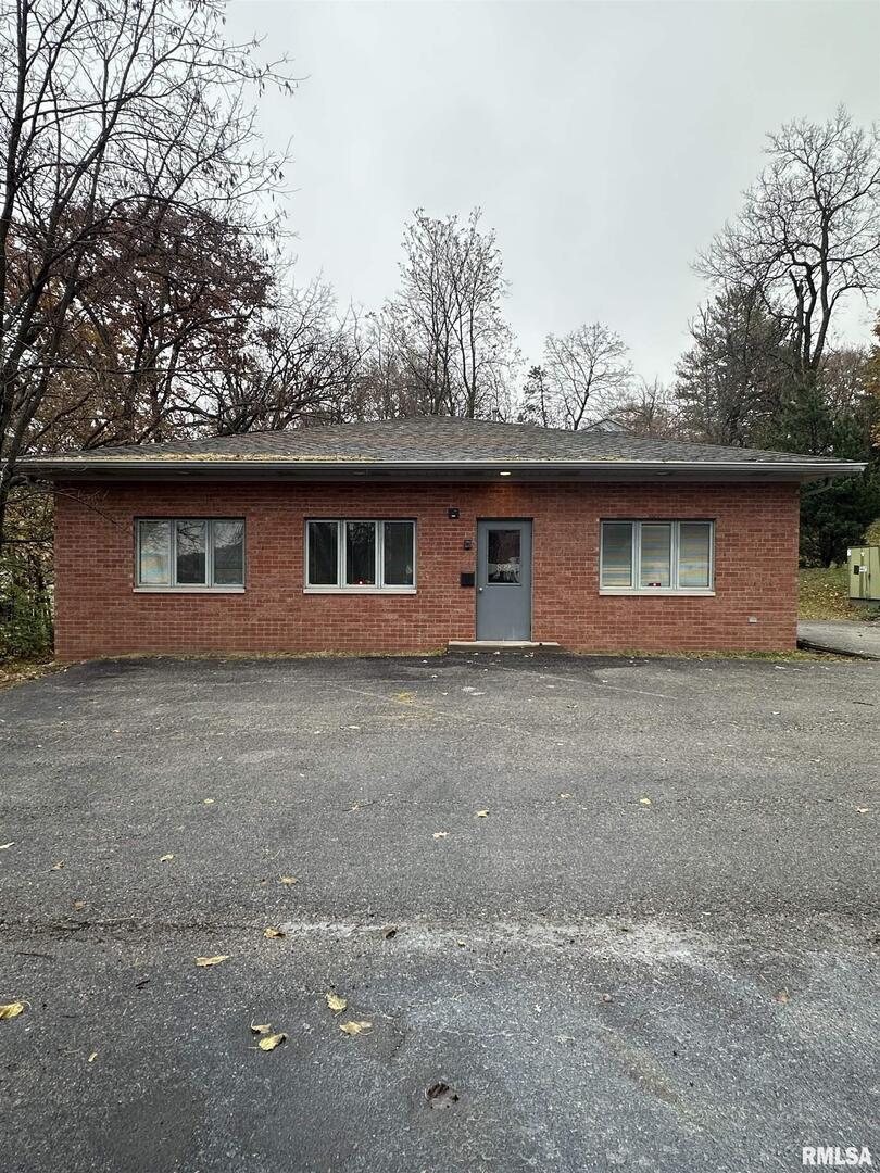 822 17th Street Property Photo 1