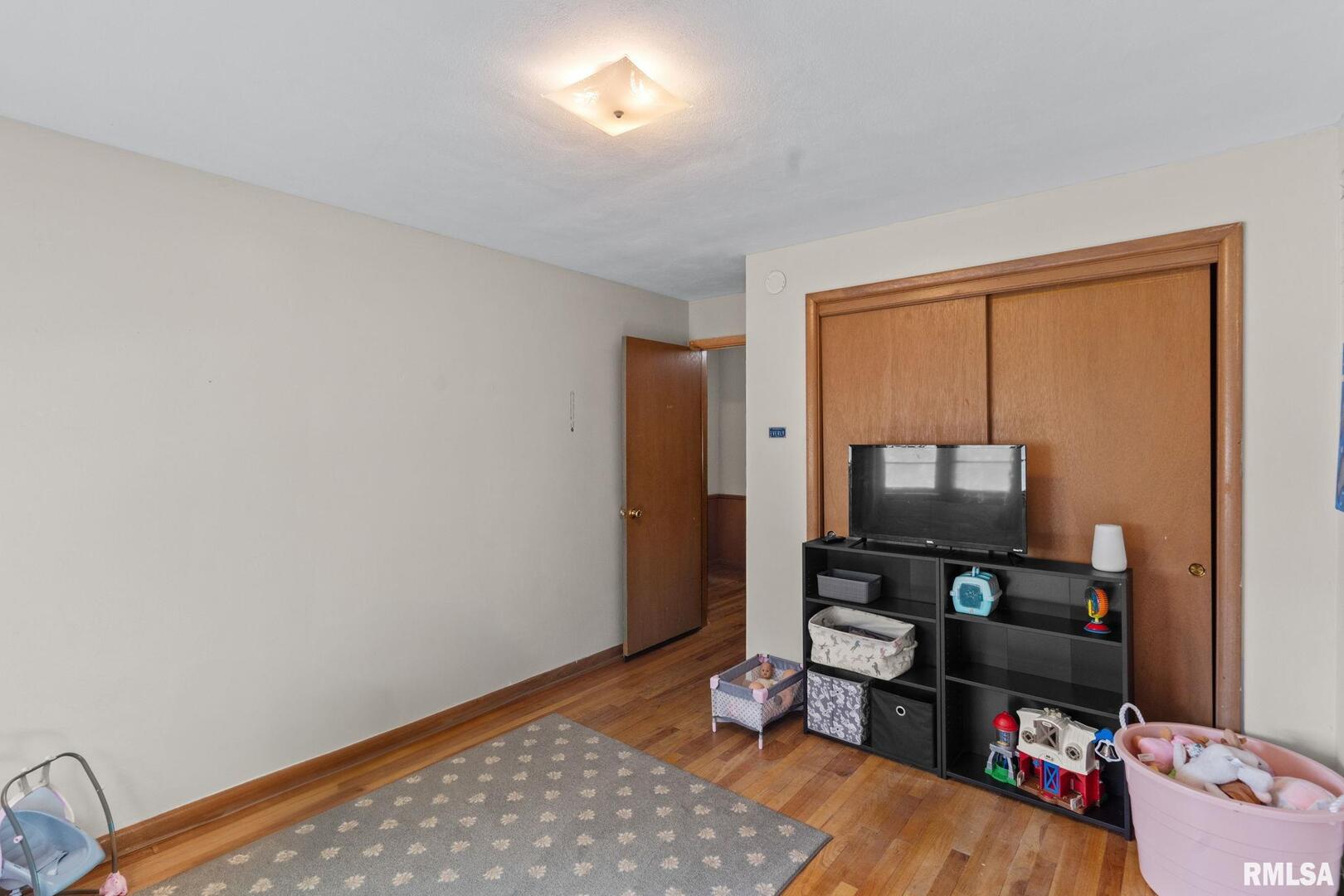 2552 37th Avenue Property Photo 18