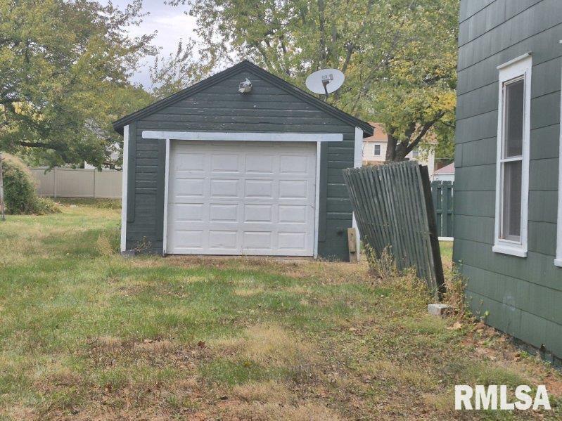 221 Mckinley Street Property Photo 4