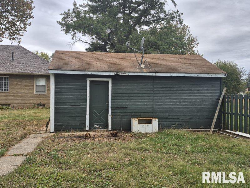221 Mckinley Street Property Photo 5