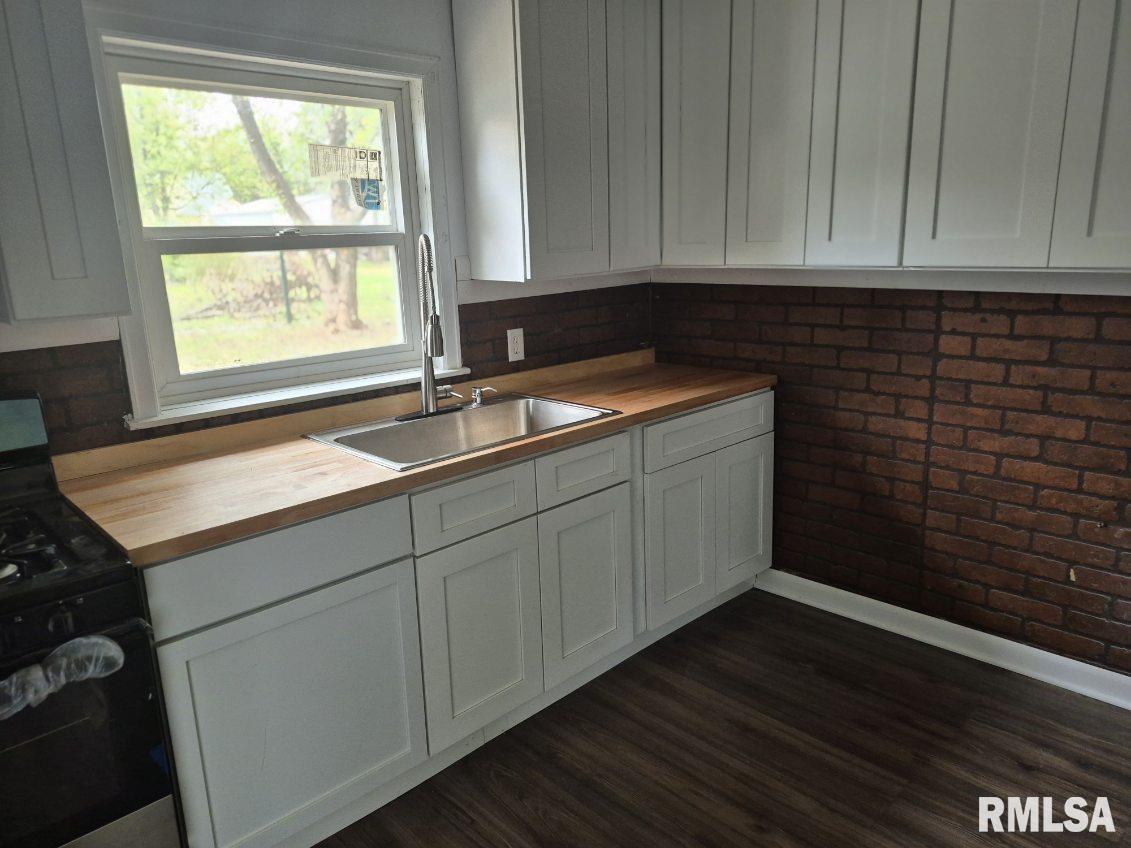 221 Mckinley Street Property Photo 10