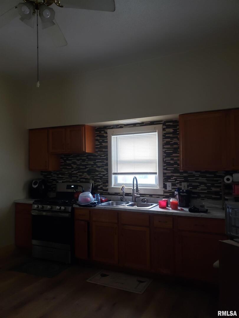 1728 8th Avenue Property Photo 2