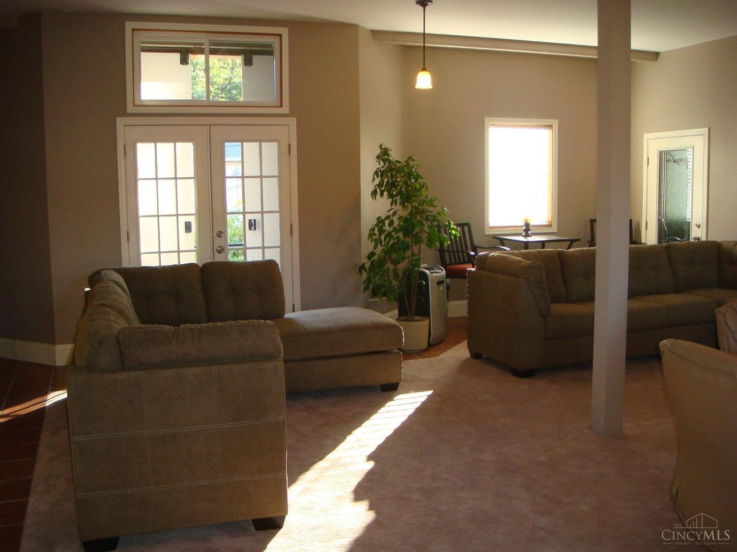 S 15 D Street Property Photo 17