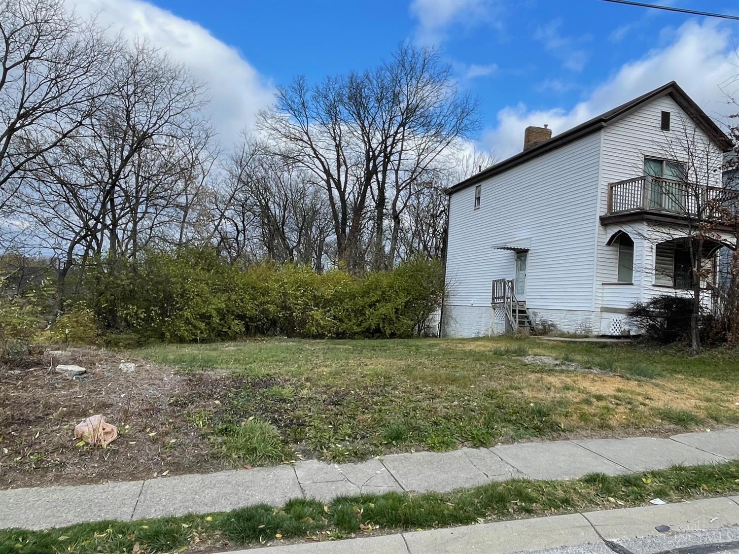 3744 Mayfield Avenue Property Photo 4