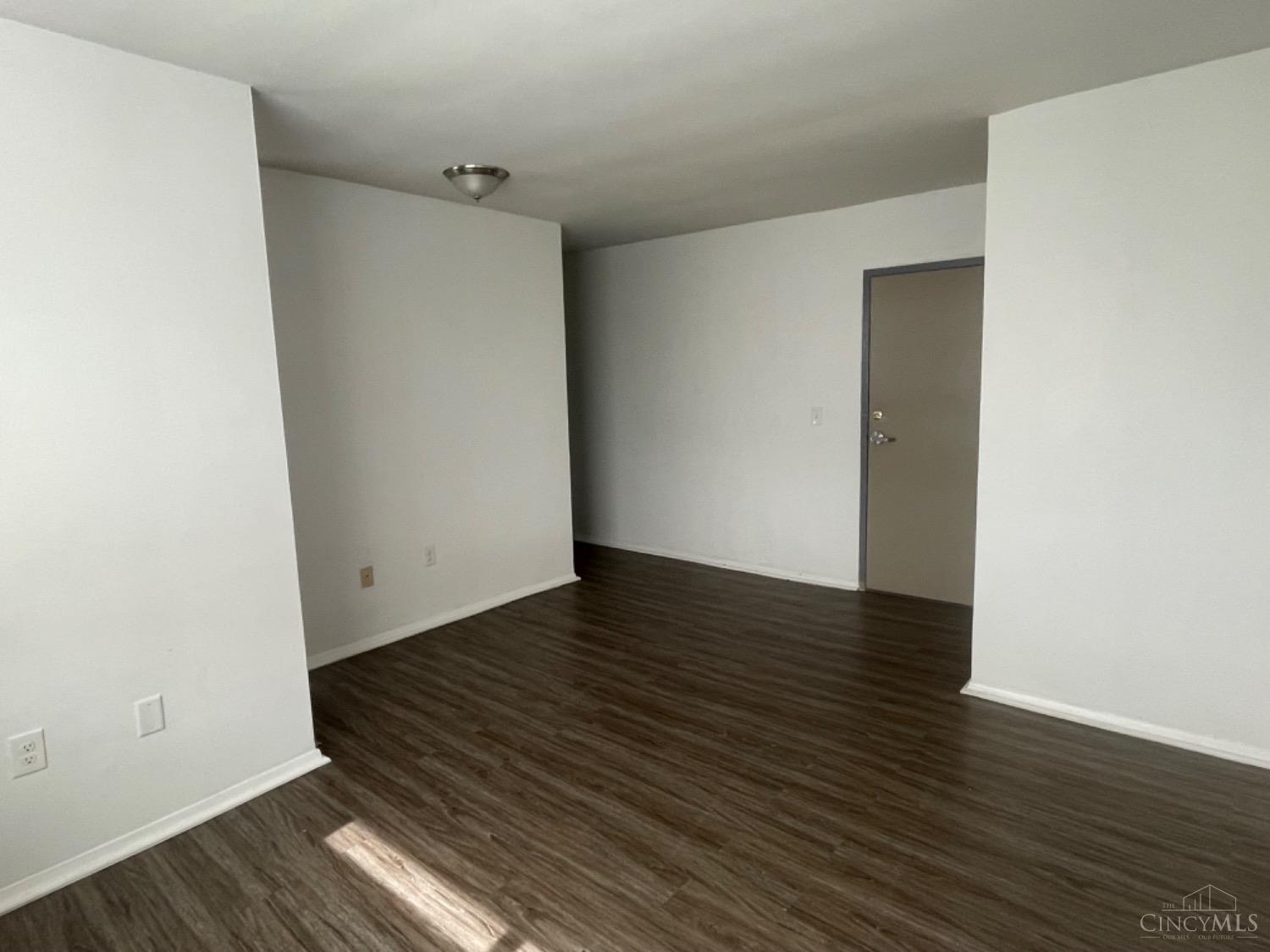 946 Burton Ave Property Photo 18