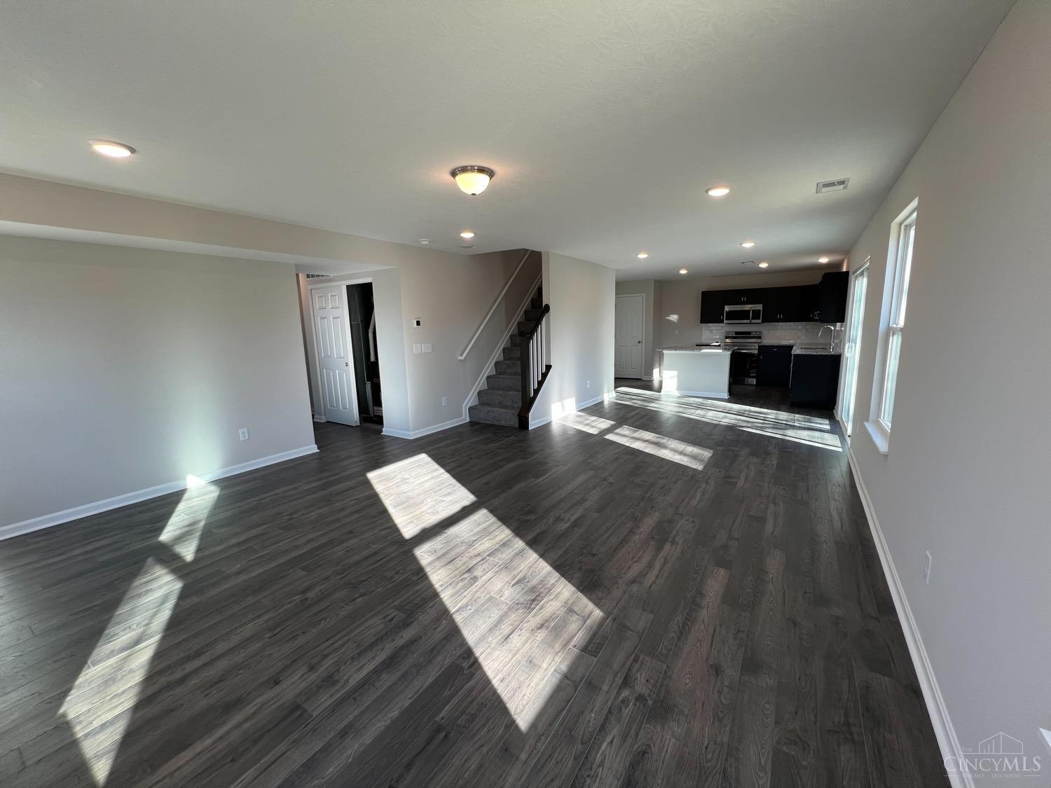 1511 Knightsbridge Ct Property Photo 2