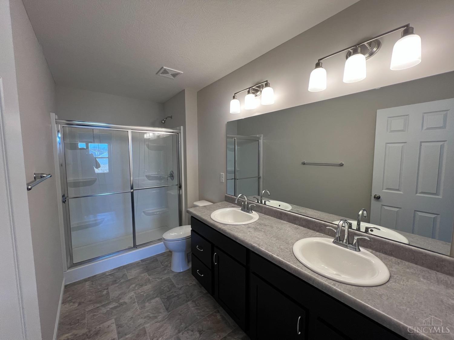 1511 Knightsbridge Ct Property Photo 5