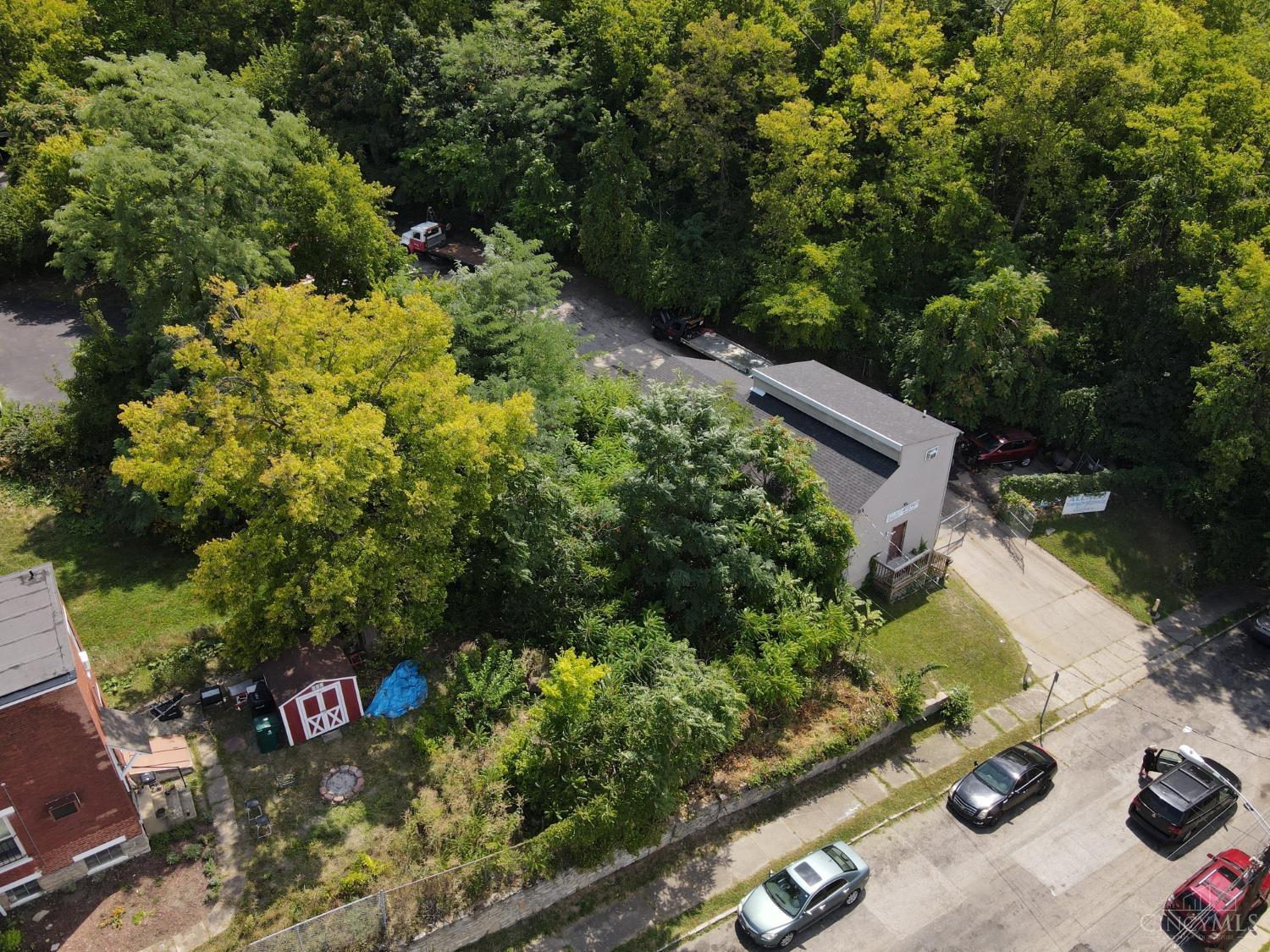 2224 Iowa Ave Property Photo 8