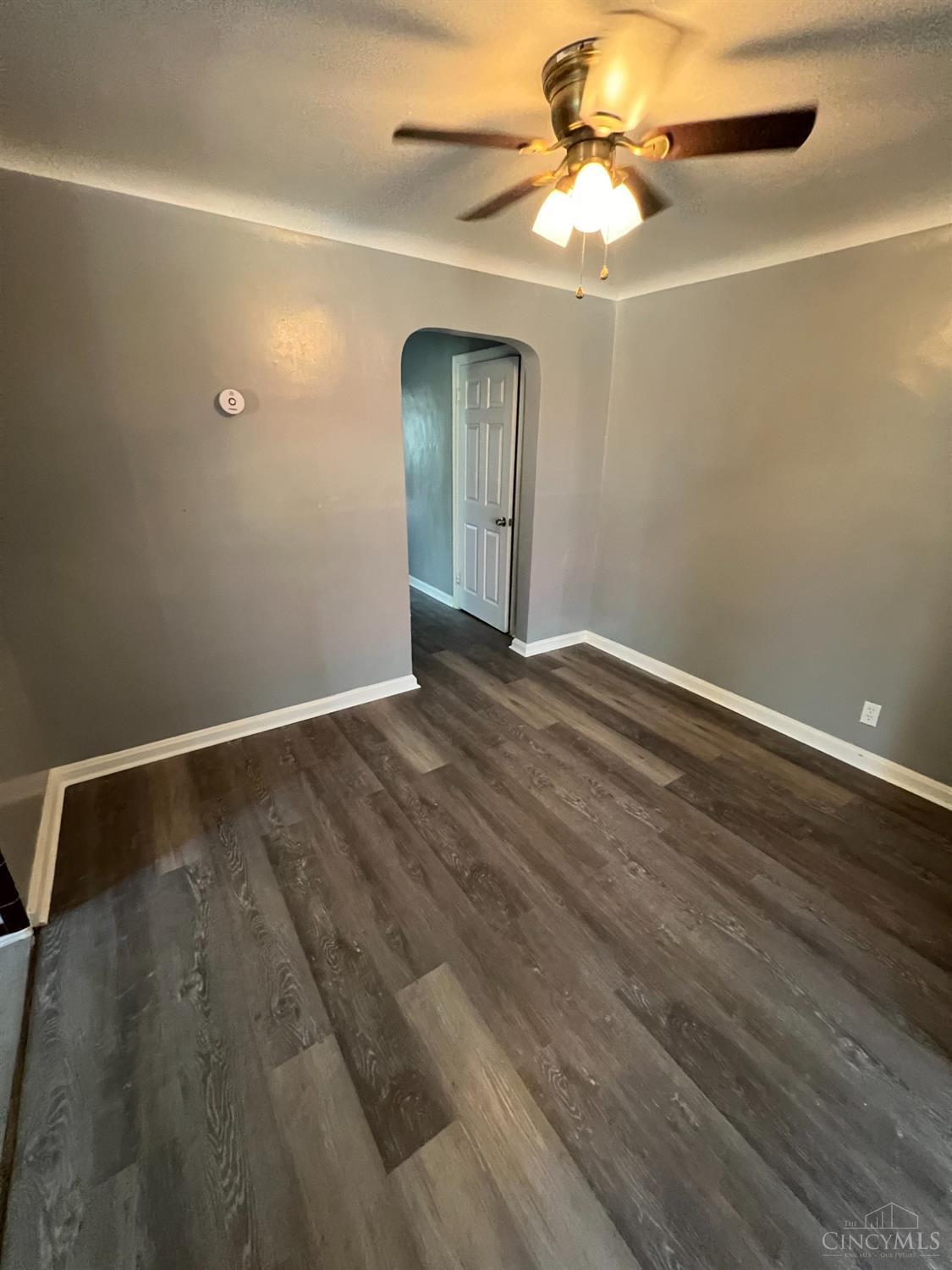1665 Anita Pl Property Photo 3